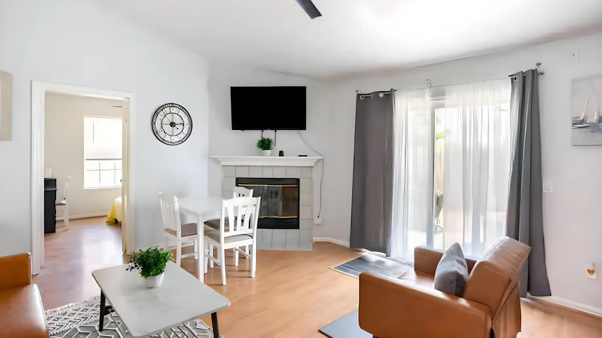 Semesterbostad Beautiful House Sleeps 12 - Hot Tub - Breakfast - Walk To Beach Panama City Beach